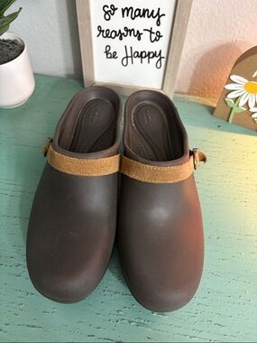 CROCS Brown Clog Heels with Tan Suede Strap